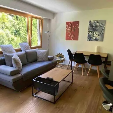Stilvolle Mit Pool 아파트 *
